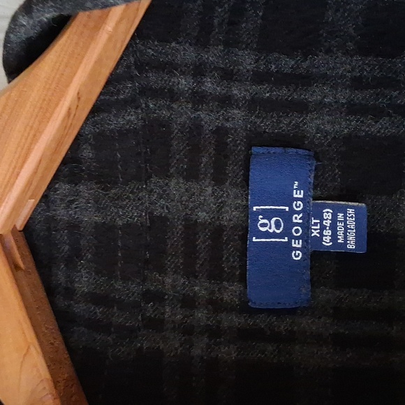 2 George Men's Flannel Plaid Shirts - Picture 2 of 8